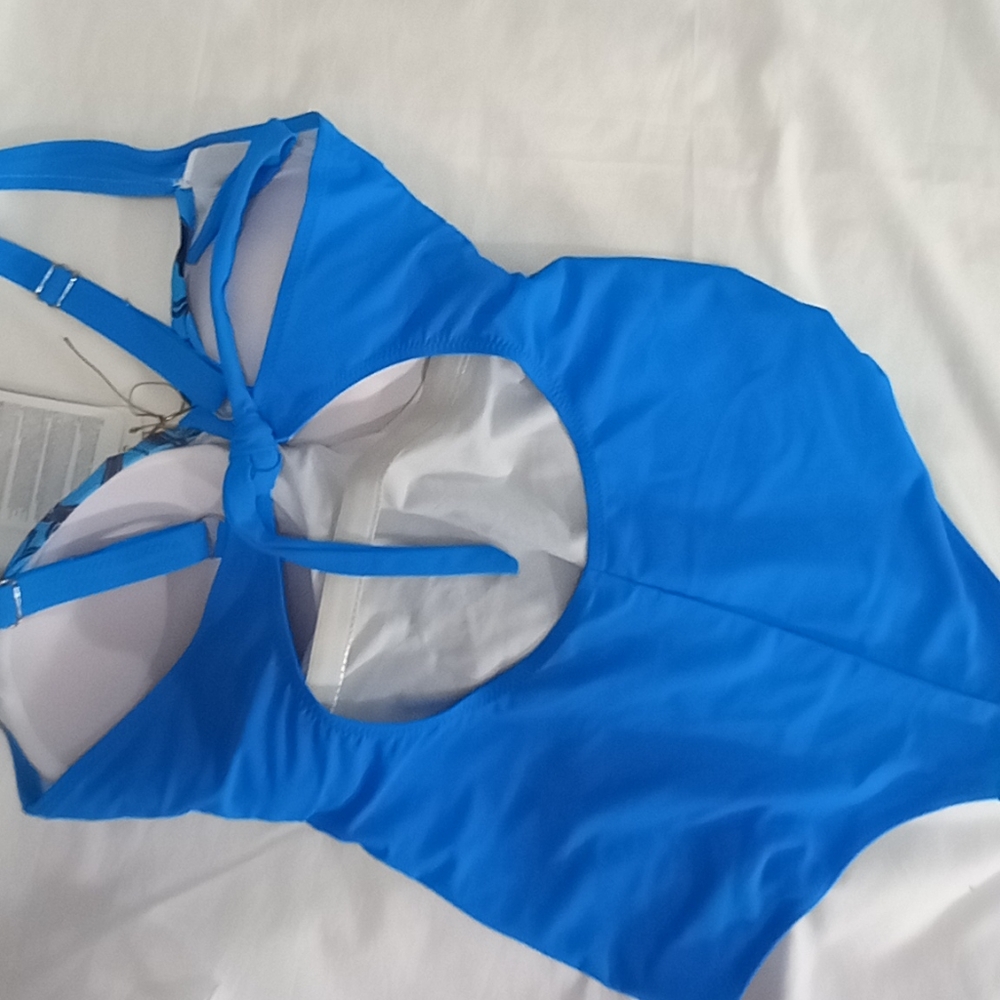 Hailing Swimsuit - Picture 7 of 7